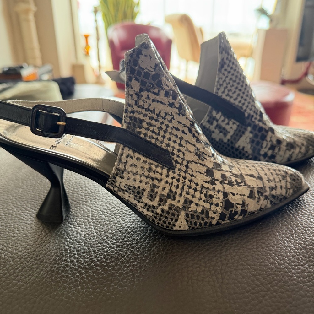 Vavoulas Women's Slingback Pointed-Toe Heels in Black and White Snake. Size 36.5